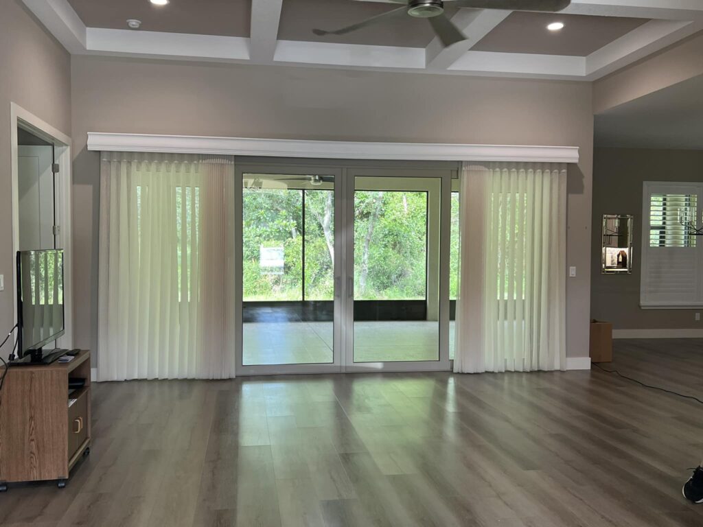 SmartDrape Living Room Custom Cornice